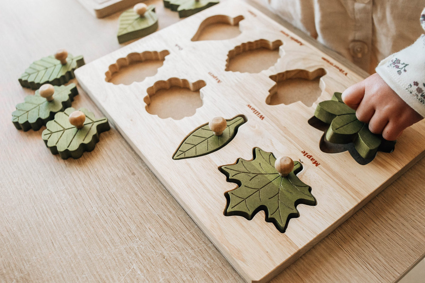 Leaf Puzzle – Nature in Their Hands